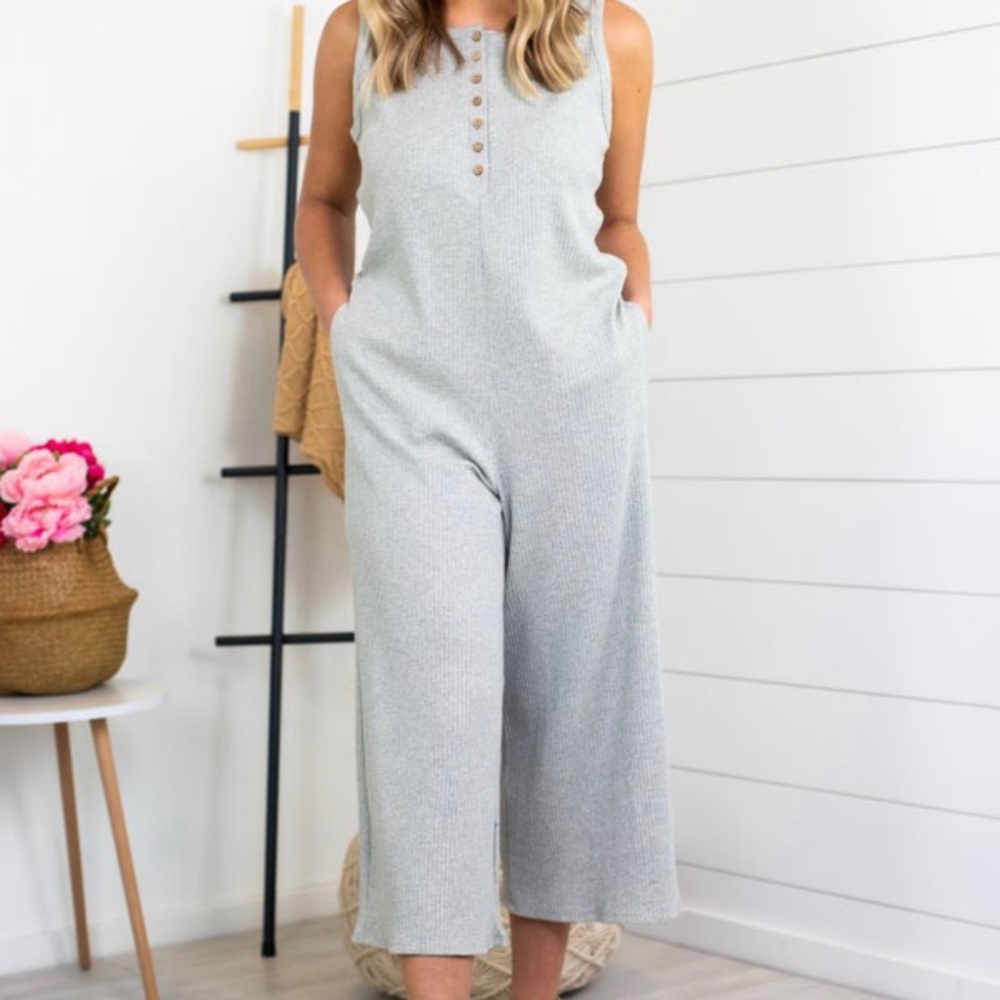 Ribbed Sleeveless Pocket Jumpsuit